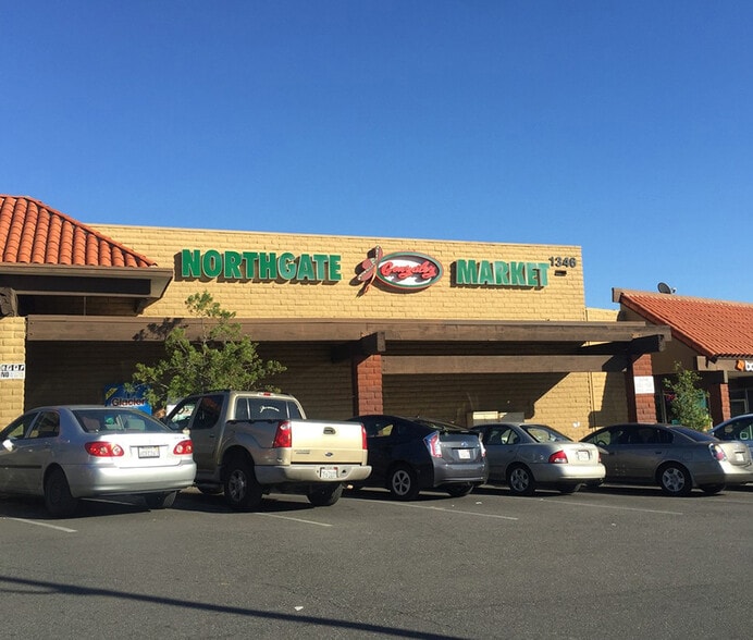 1328-1418 S Mission Rd, Fallbrook, CA for lease - Building Photo - Image 2 of 5