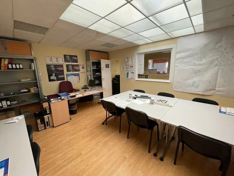 Flex in Saint-Jacques-sur-Darnétal for lease - Interior Photo - Image 3 of 10