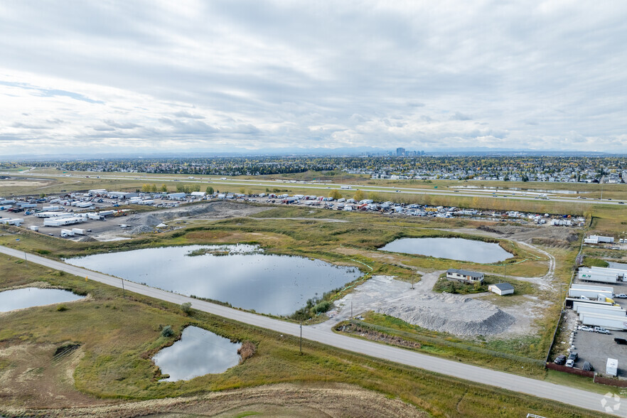 3413 84 St NE, Calgary, AB for sale - Primary Photo - Image 1 of 2