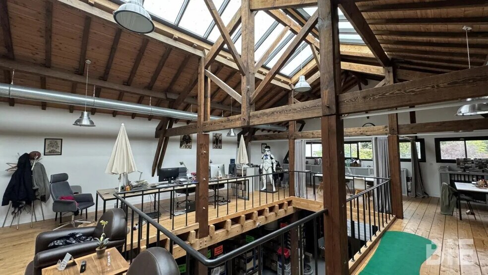 Flex in Bordeaux for lease - Interior Photo - Image 1 of 12