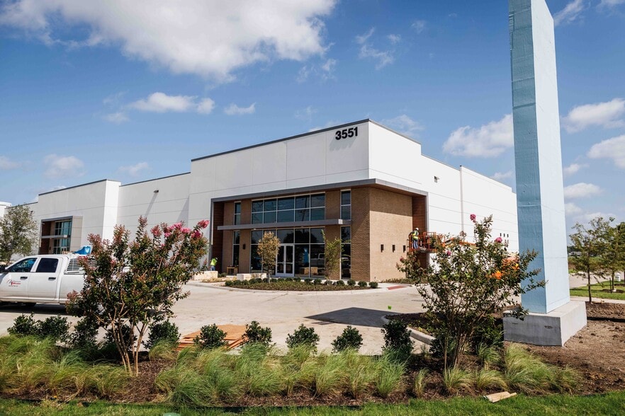 5551 Windhaven Pky, Lewisville, TX for lease - Building Photo - Image 3 of 10