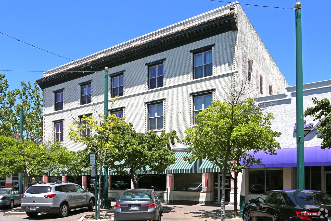 27 W Elm St, Lodi, CA 95240