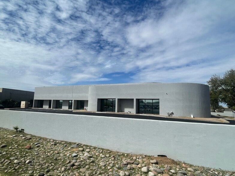 7882 E Gray Rd, Scottsdale, AZ for lease - Building Photo - Image 2 of 4