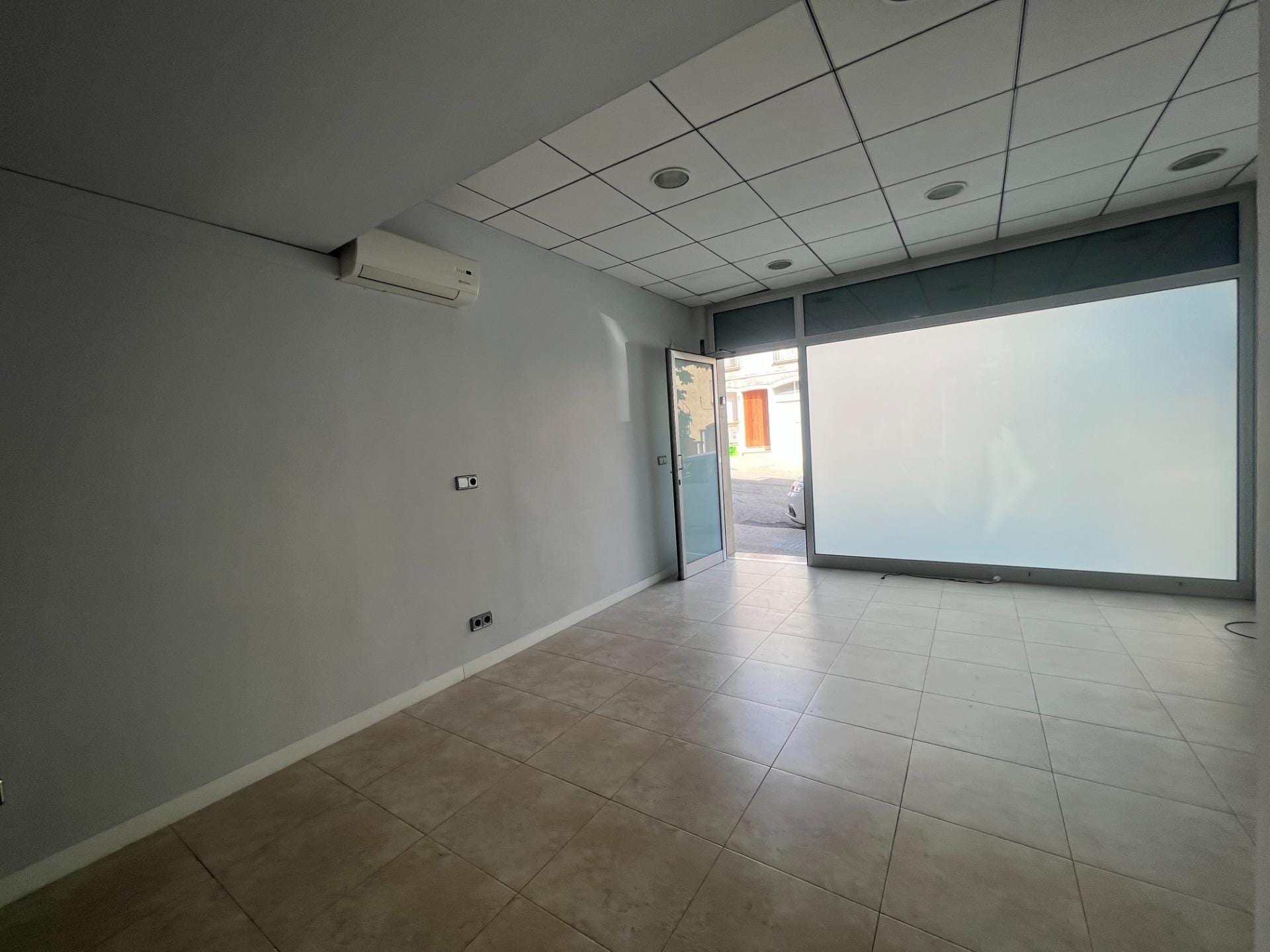 Office/Retail in Sentmenat, Barcelona for lease Interior Photo- Image 1 of 8