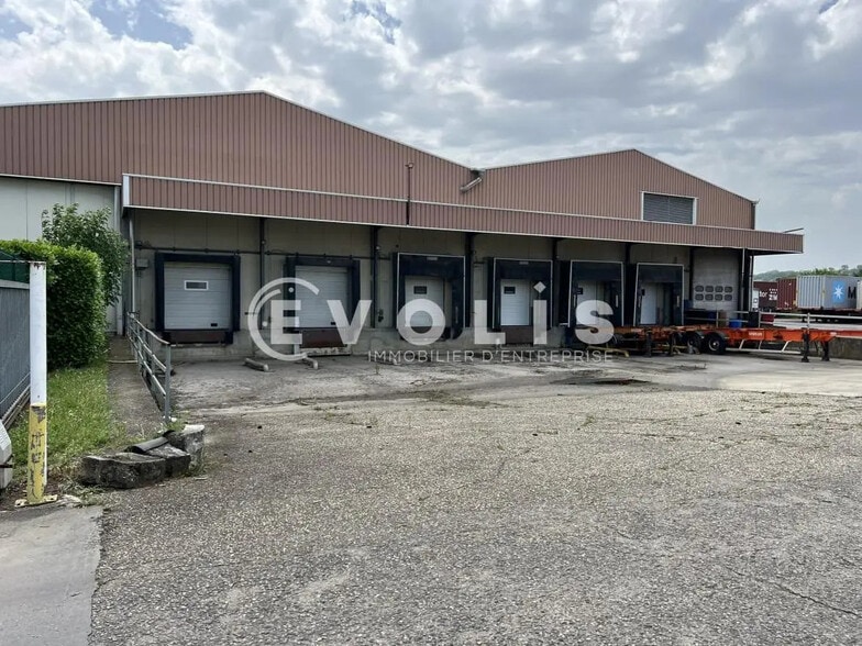Flex in SAINT-SYMPHORIEN-D'OZON for lease - Building Photo - Image 1 of 13
