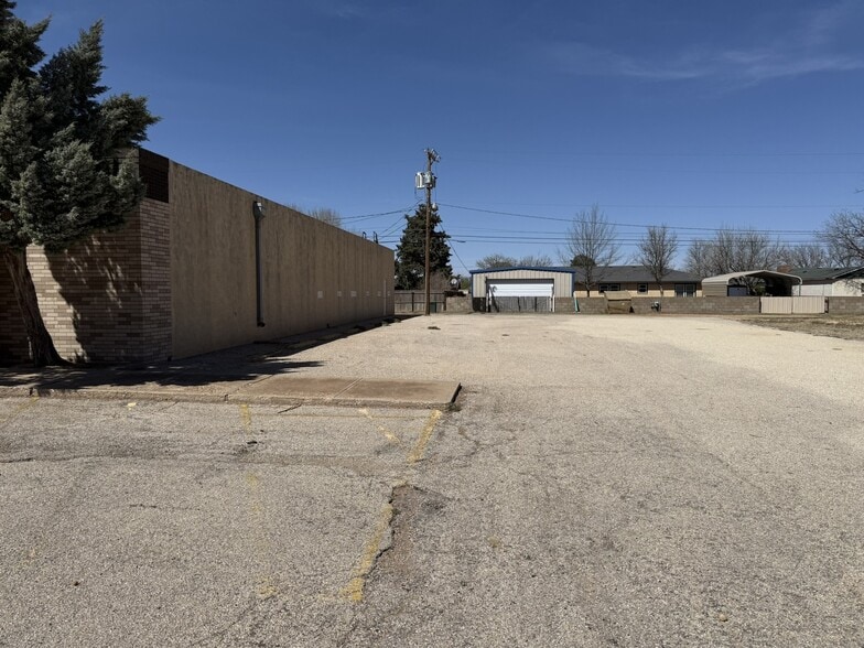 901 E Tahoka Rd, Brownfield, TX for sale - Building Photo - Image 2 of 12