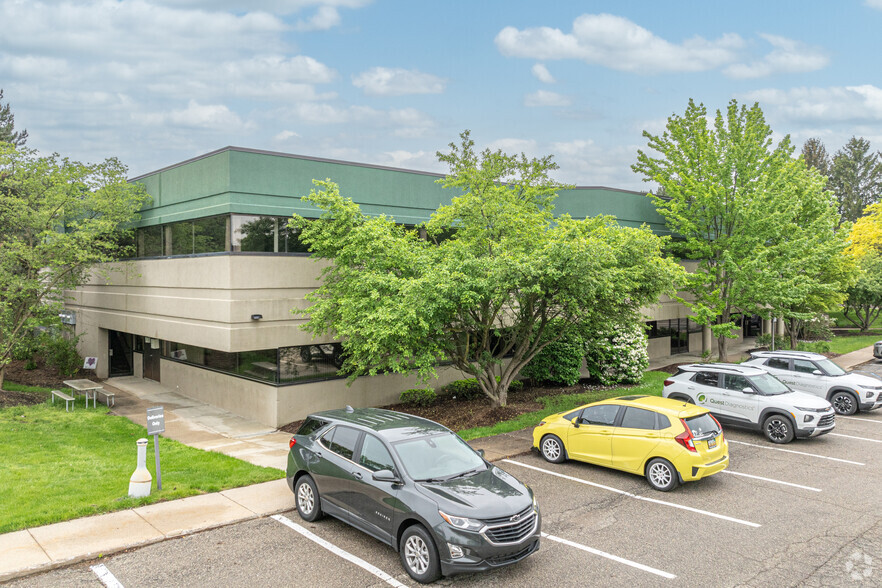 2660 Horizon Dr SE, Grand Rapids, MI for lease - Building Photo - Image 2 of 5