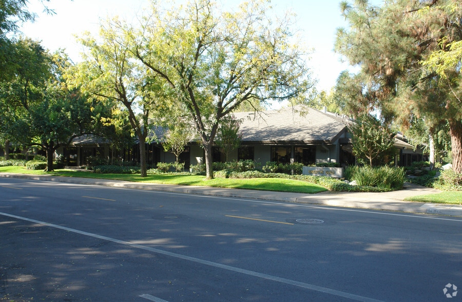 755-797 University Ave, Sacramento, CA for sale - Primary Photo - Image 1 of 8