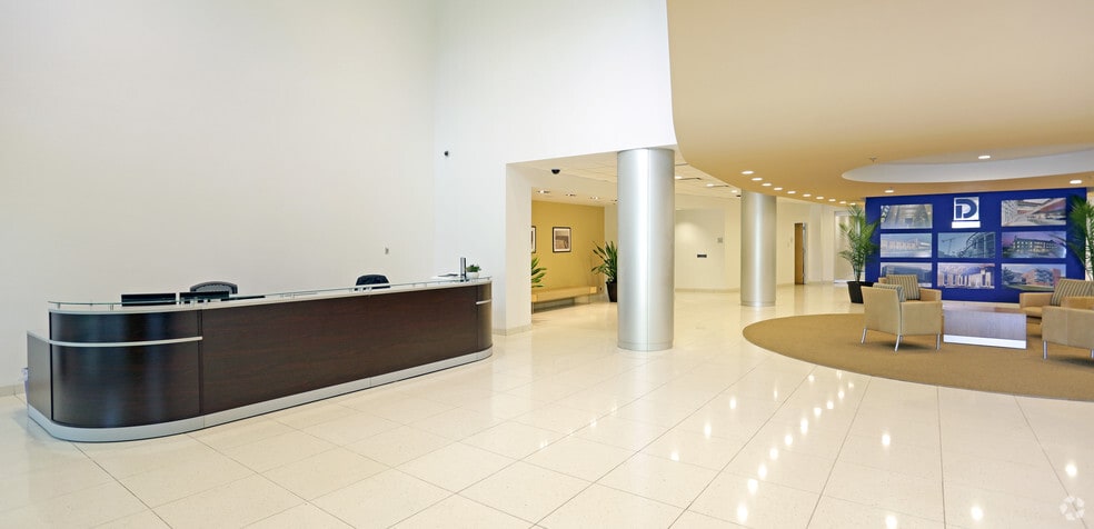 1 Geoffrey Way, Wayne, NJ for lease - Lobby - Image 2 of 19
