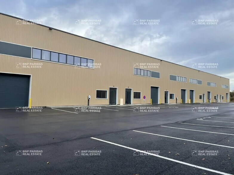 Flex in Carquefou for lease - Building Photo - Image 2 of 19