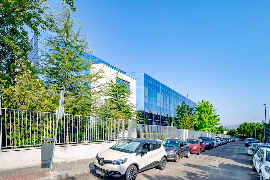 Calle Valle de Alcudia, 1, Las Rozas de Madrid, Madrid for lease - Building Photo - Image 3 of 14