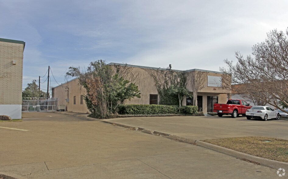 614 112th St, Arlington, TX for sale - Primary Photo - Image 1 of 1