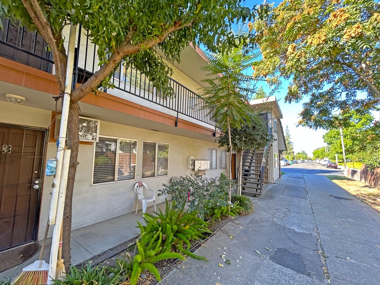 518 N Church St, Lodi, CA for sale - Building Photo - Image 2 of 5