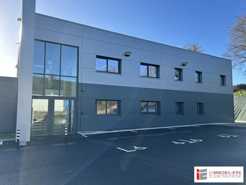 Office in Larmor-Plage for lease - Building Photo - Image 1 of 10