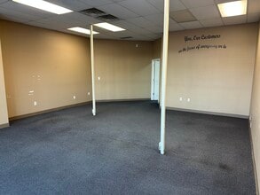 4860-4876 S 1900 W, Roy, UT for lease Interior Photo- Image 2 of 8