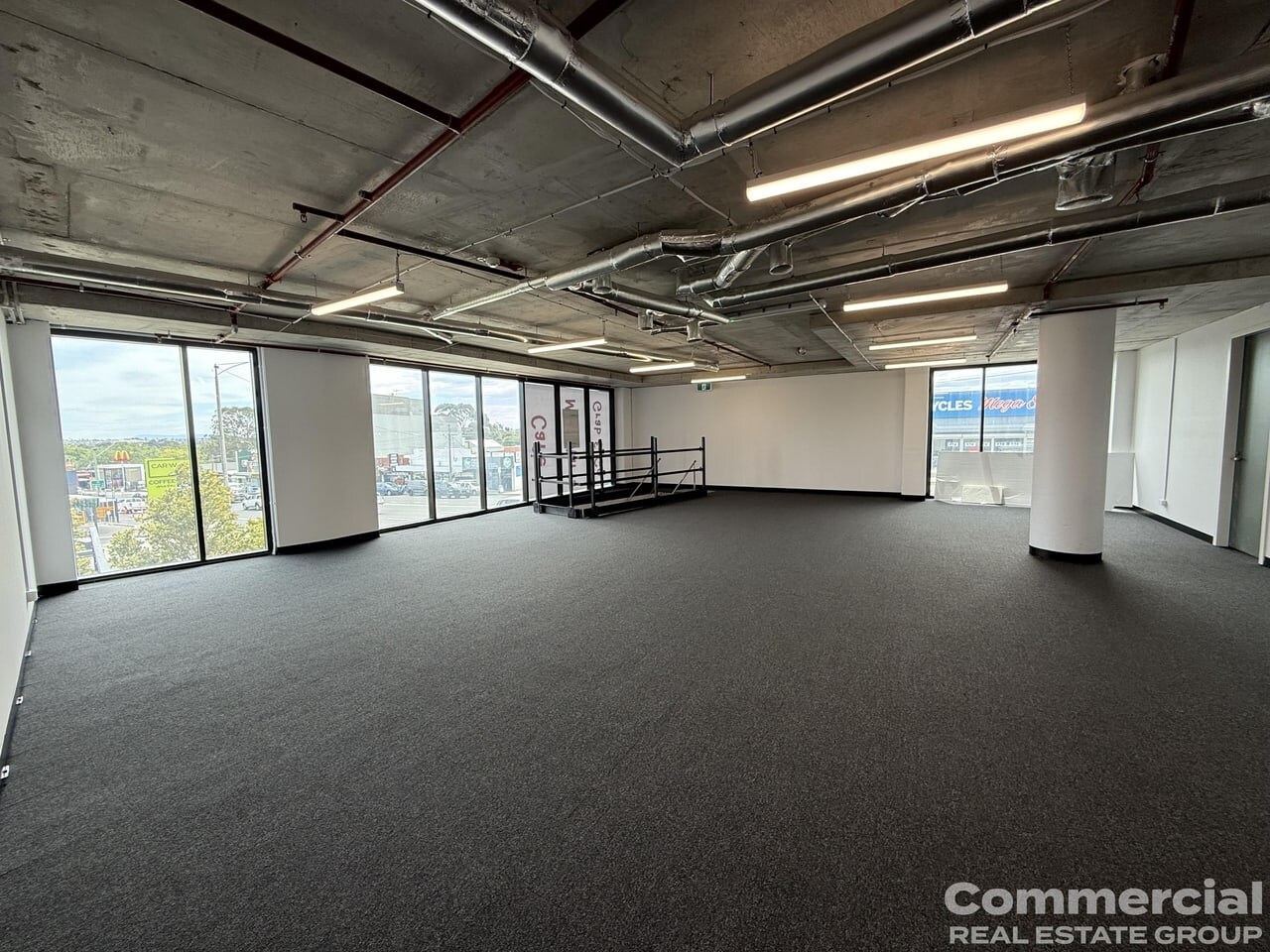 58 Myrtle St, Ivanhoe for lease Interior Photo- Image 1 of 6
