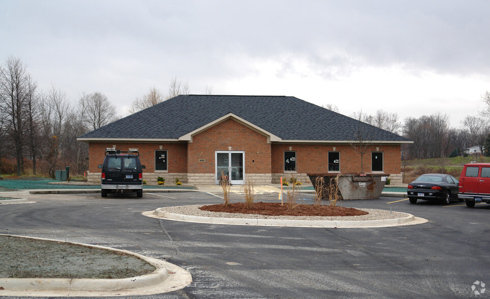 450 E Saginaw Hwy, Grand Ledge, MI for lease - Building Photo - Image 3 of 3