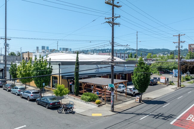 More details for 940 SE Madison St, Portland, OR - Retail for Lease