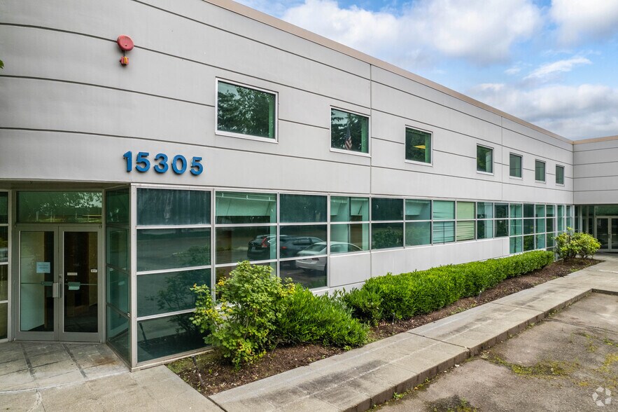 15305 NE 95th St, Redmond, WA for lease - Primary Photo - Image 1 of 9