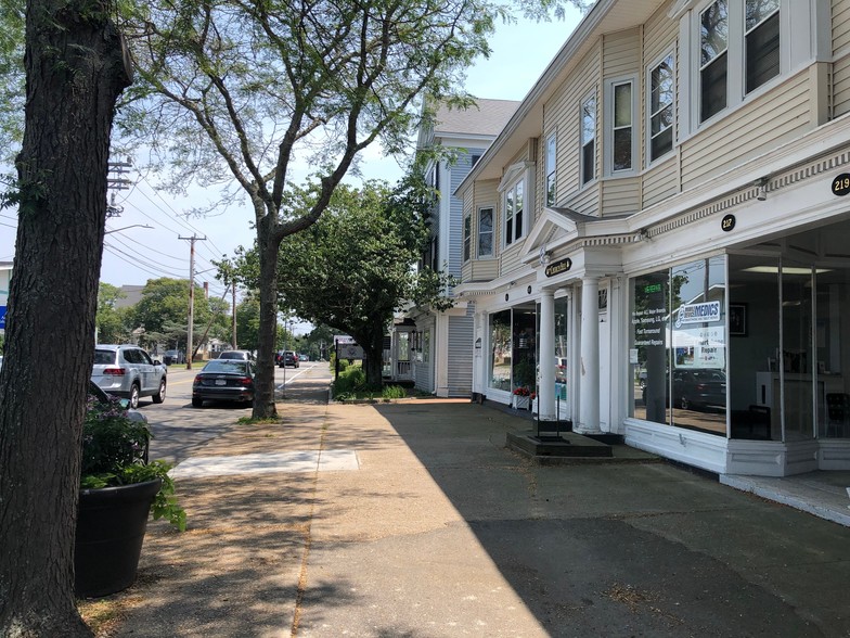 219 Main St, Hyannis, MA for sale - Building Photo - Image 1 of 1