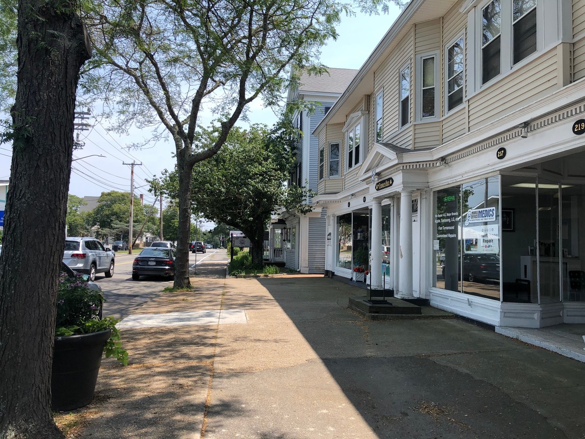 219 Main St, Hyannis, MA 02601 | LoopNet