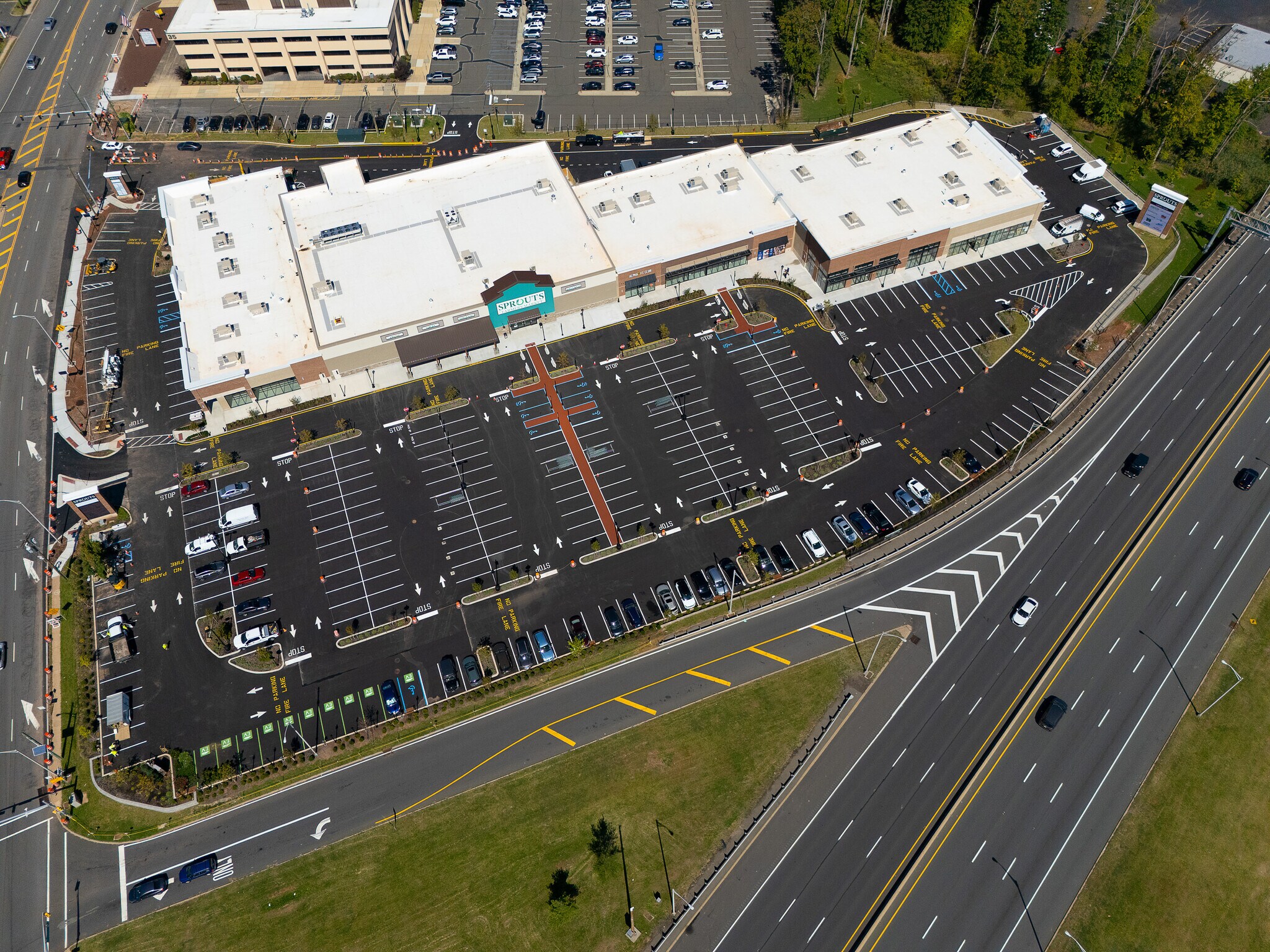 1000 Saint Georges Ave, Avenel, NJ for lease Building Photo- Image 1 of 26