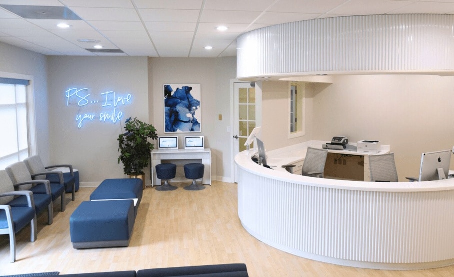 5505-D Adams Farm Ln, Greensboro, NC for sale - Building Photo - Image 2 of 8