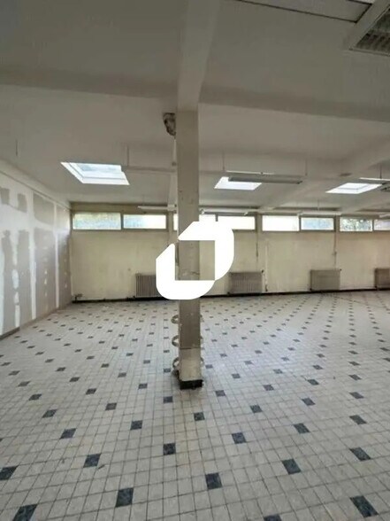 5 Rue Gambetta, Gargenville for lease - Interior Photo - Image 2 of 8