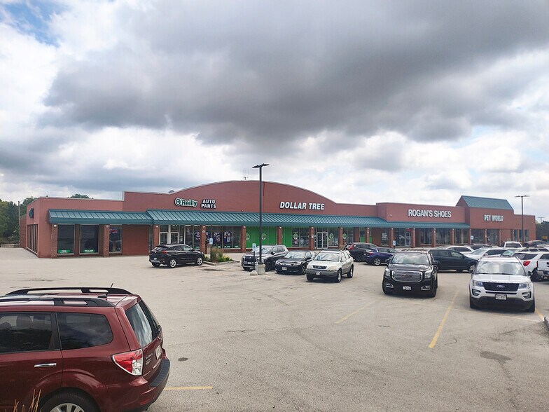 N84W15670-N84W15740 W Appleton Ave, Menomonee Falls, WI for sale - Building Photo - Image 1 of 1