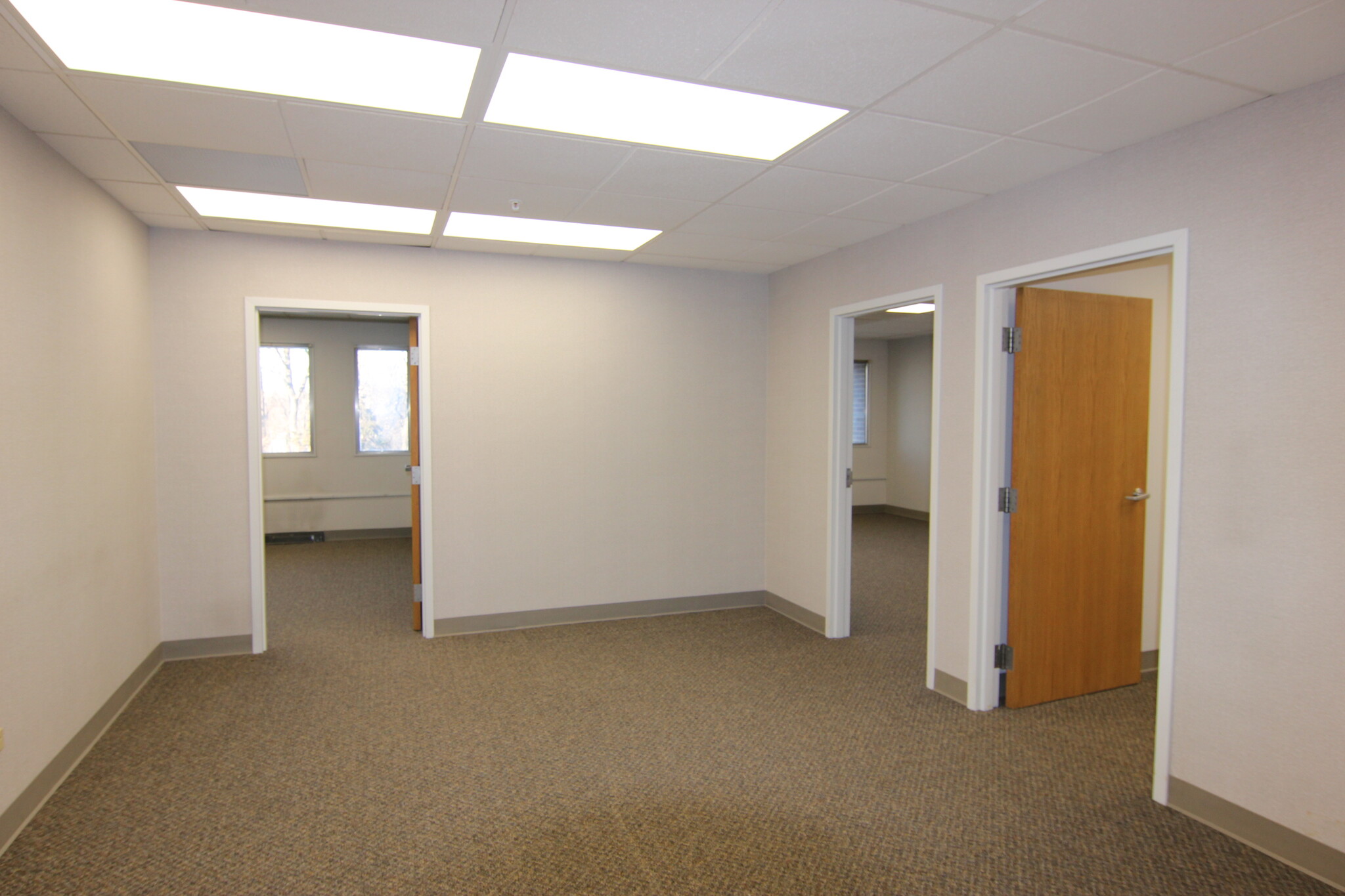 4600 W 77th St, Edina, MN for lease Building Photo- Image 1 of 3