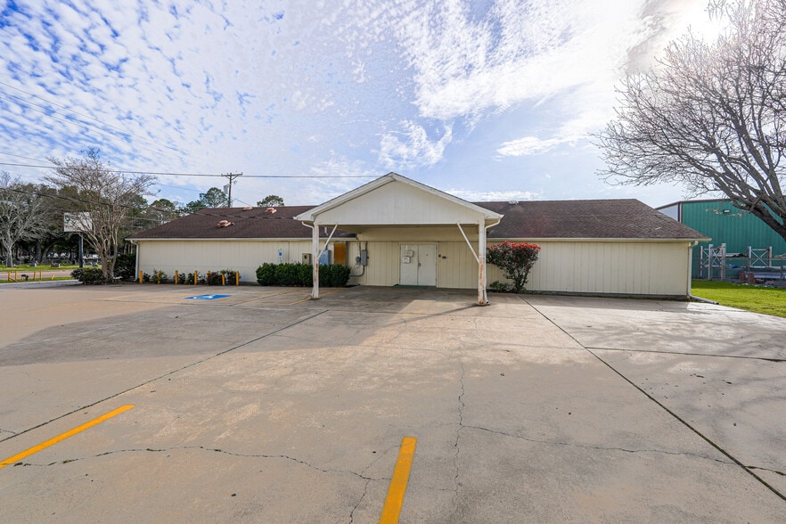 5301 39th St, Groves, TX for sale - Building Photo - Image 3 of 16