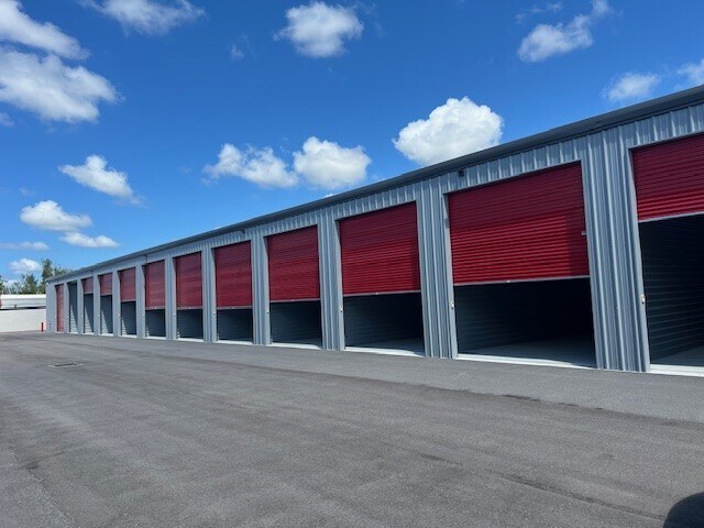 2750 N Tamiami Trl, North Fort Myers, FL for lease Building Photo- Image 1 of 23