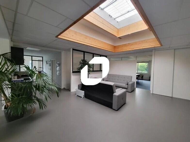 Office in Vertou for sale - Interior Photo - Image 2 of 9