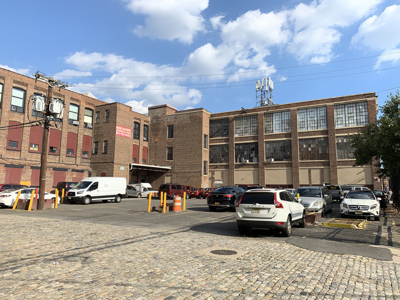 430 Communipaw Ave, Jersey City, NJ for lease - Building Photo - Image 2 of 8