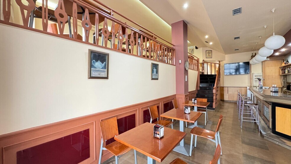 Retail in Vigo, Pontevedra for sale - Interior Photo - Image 1 of 28