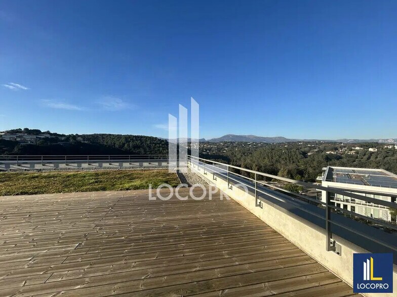 Office in SOPHIA ANTIPOLIS for lease - Building Photo - Image 3 of 10