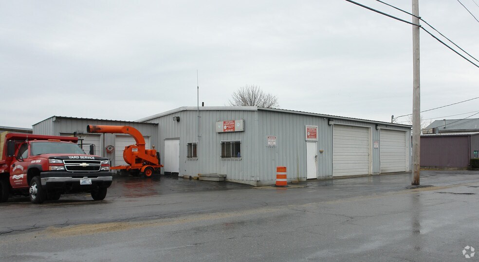 50 Gilbane St, Warwick, RI for sale - Primary Photo - Image 1 of 1