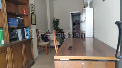 Office/Retail in Logroño, La Rioja for lease Interior Photo- Image 1 of 3