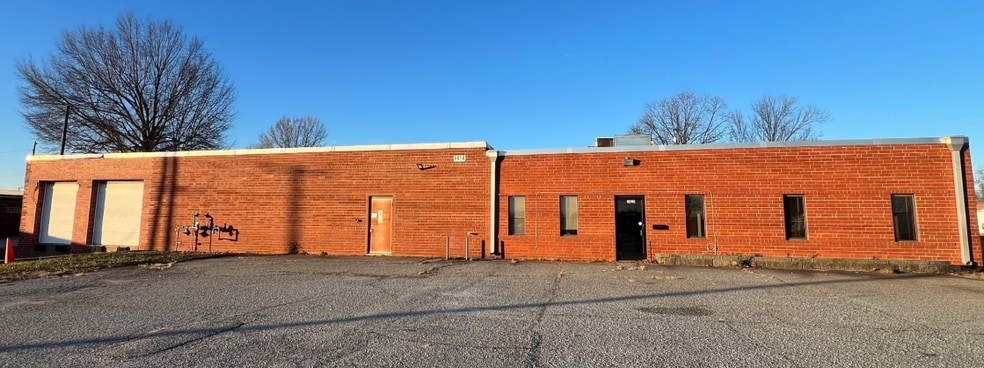 1410-1414 Trinity Ave, High Point, NC for lease - Building Photo - Image 2 of 5