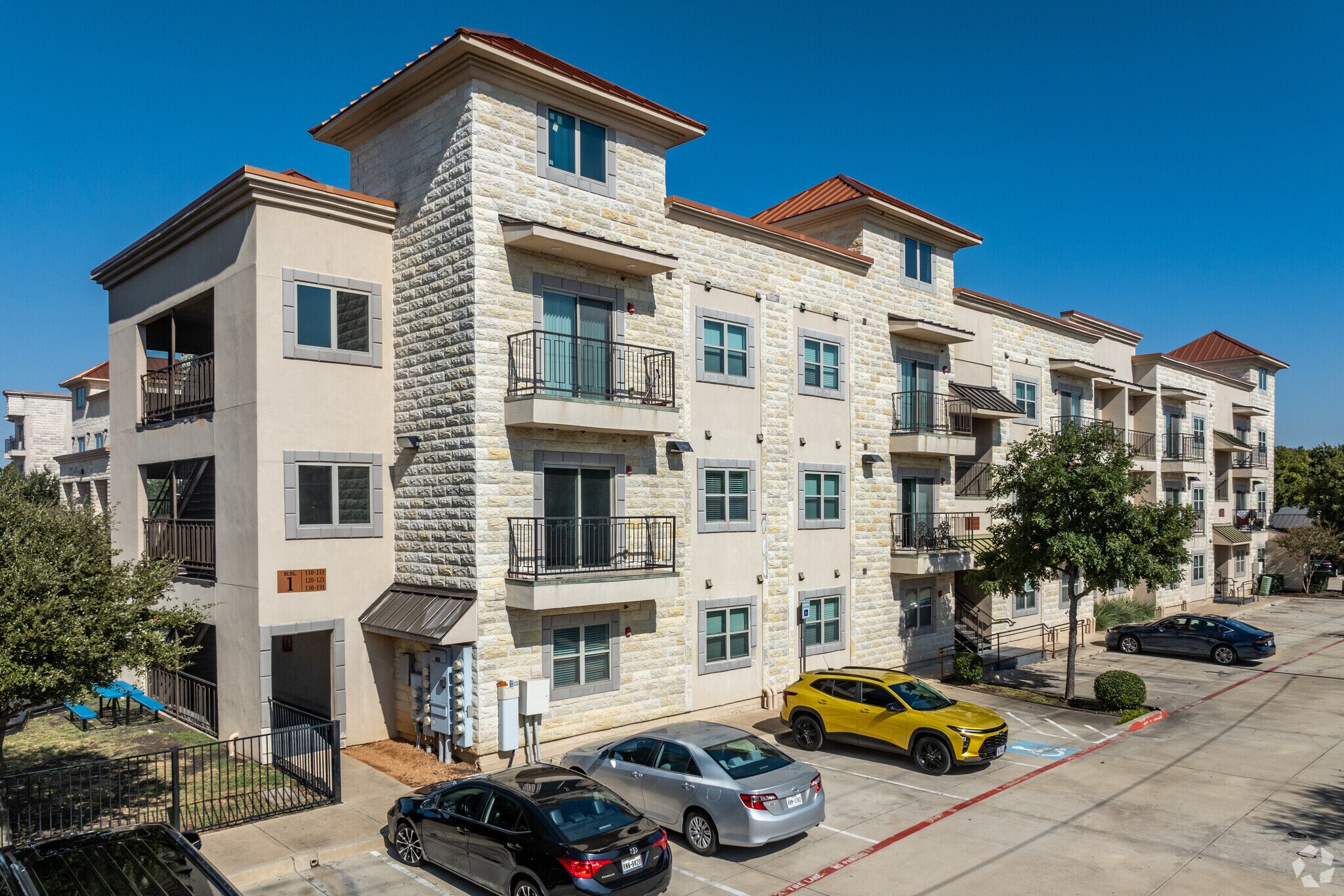 951 Abrams Rd, Richardson, TX for sale Primary Photo- Image 1 of 1