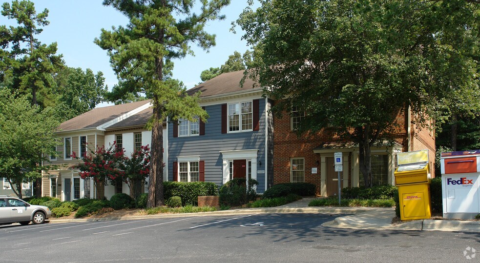 226232 W Millbrook Rd, Raleigh, NC 27609