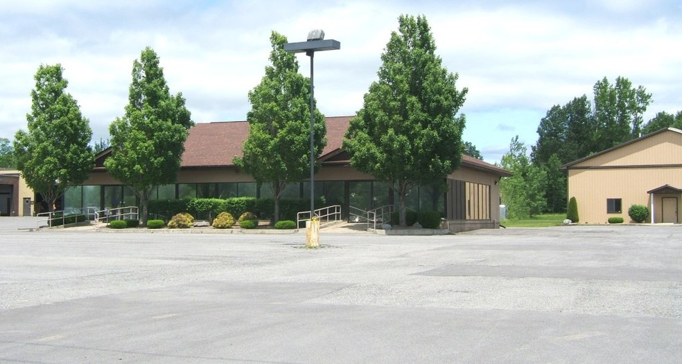 9555 River Rd, Marcy, NY for lease - Building Photo - Image 1 of 1