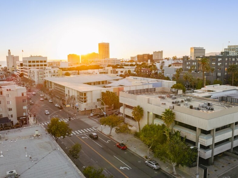 701 Santa Monica Blvd, Santa Monica, CA for lease - Building Photo - Image 2 of 15