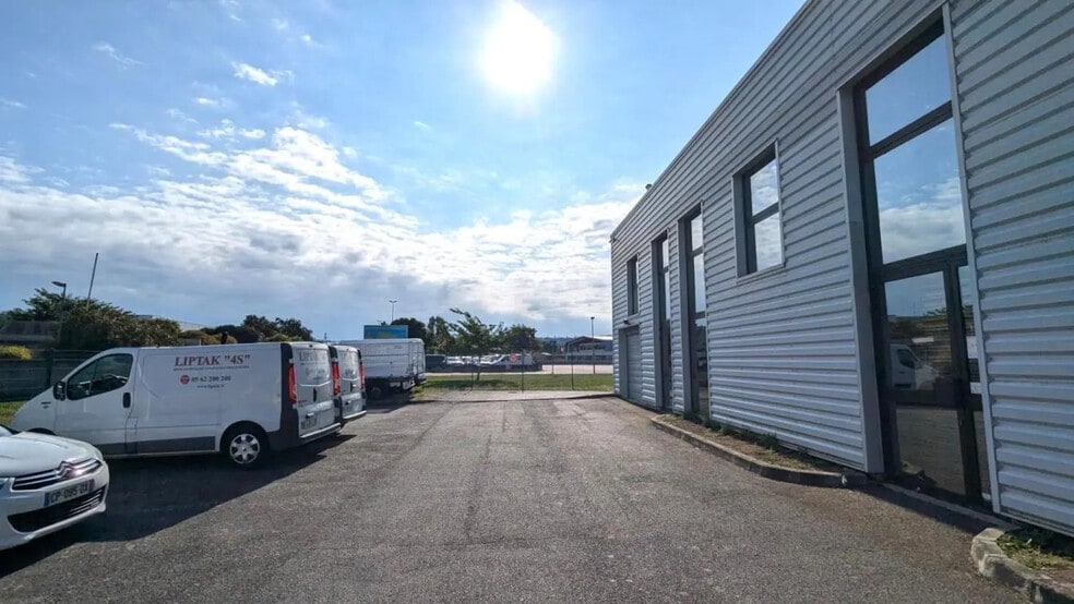 Office in Portet-sur-Garonne for lease - Building Photo - Image 3 of 7