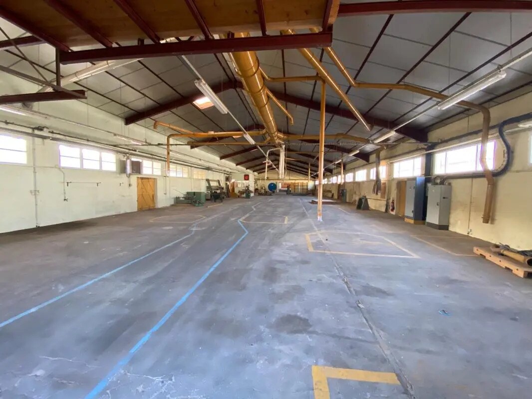 Flex in Cayrac for lease Interior Photo- Image 1 of 5