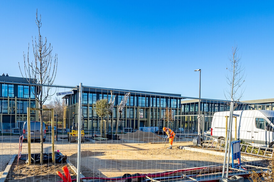 410 Rue Emilien Gautier, Aix-en-Provence for lease - Building Photo - Image 2 of 2