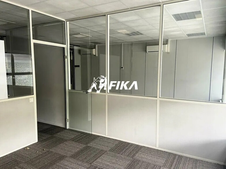 Office in L'Union for lease - Interior Photo - Image 3 of 8