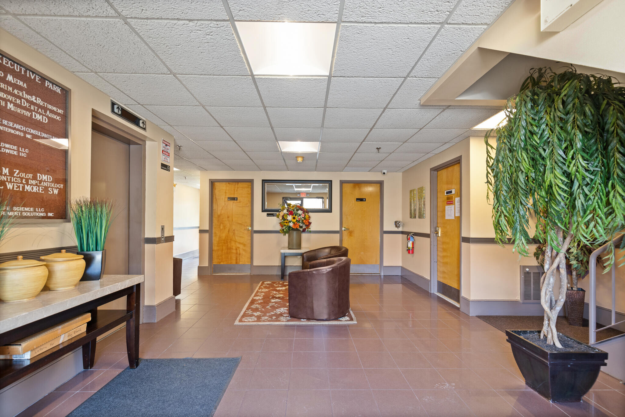 1538 Turnpike St, North Andover, MA for lease Lobby- Image 1 of 8