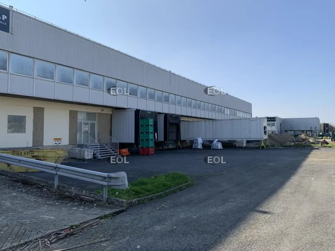 Industrial in Sucy-en-Brie for lease Building Photo- Image 1 of 8