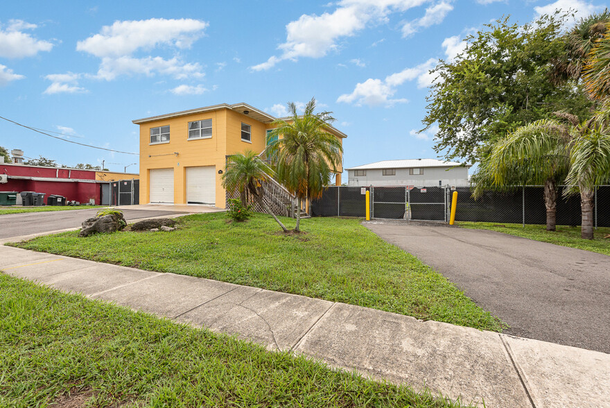 624 S Grannis Ave, Titusville, FL for sale - Building Photo - Image 3 of 22